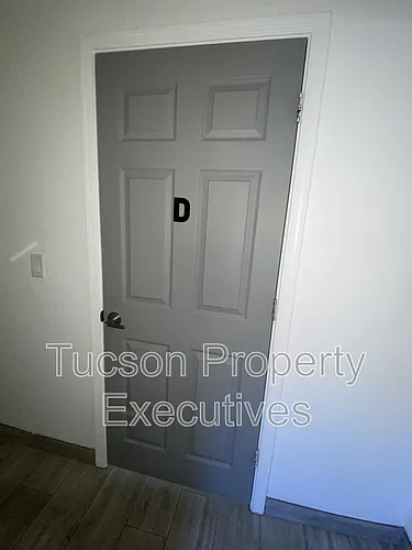 1421 E Drachman St Photo 1