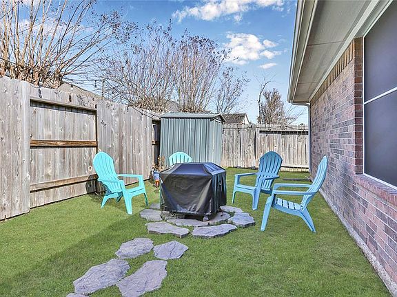 3rd image of 16322 Redwicke Ln