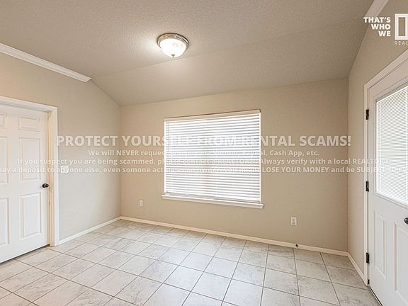 5th image of 2309 Maplewood Ave