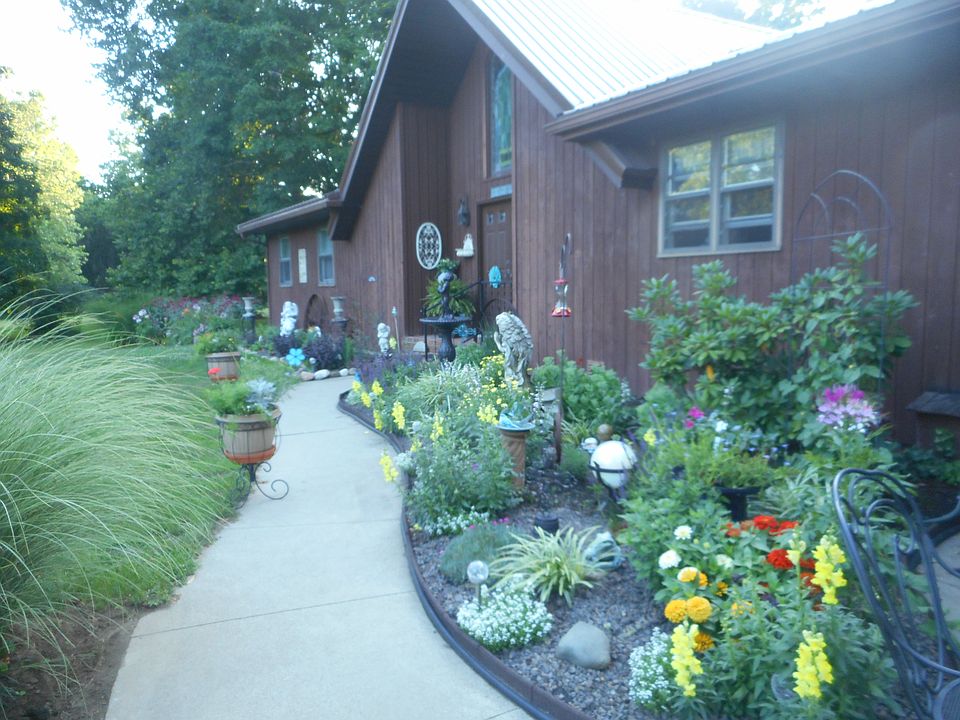 1st image of 23 Parkwood Dr