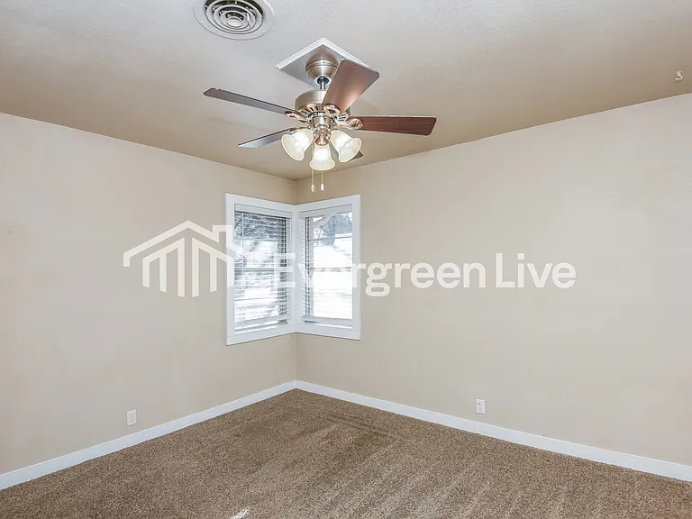 7105 Robinhood Ln — Photo 13