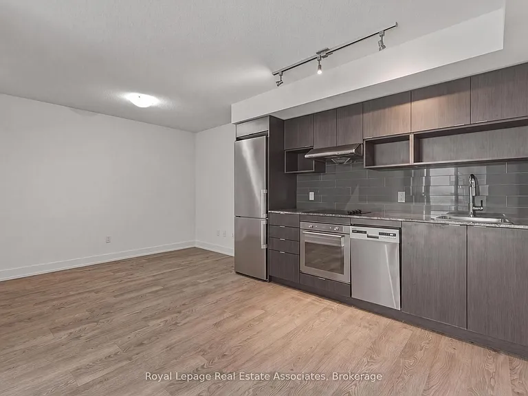 7 Mabelle Ave #2806 — Photo 3