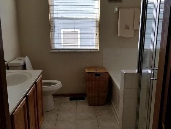 2nd image of 525 Sycamore Creek St