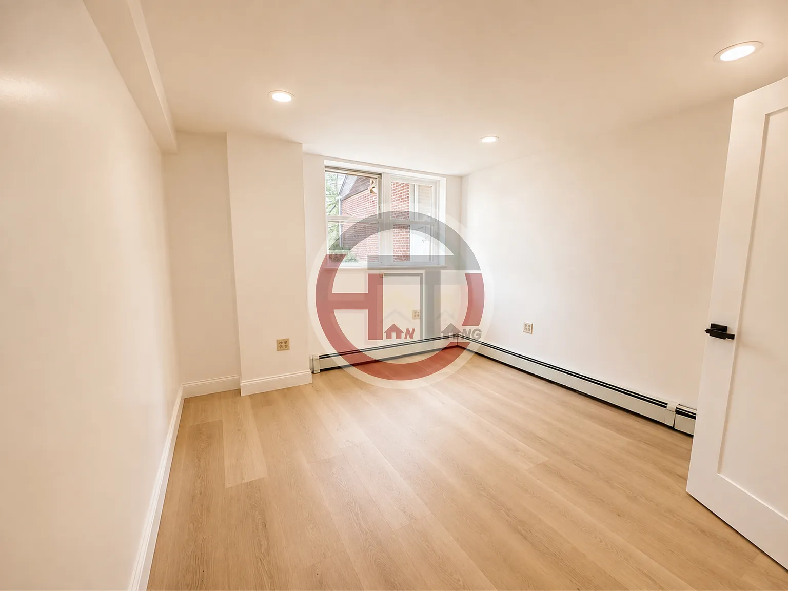 3 bed, 1.5 bath, 1380 sqft, $3,000 — Photo 3