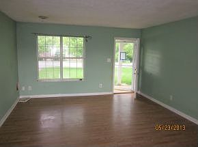 3rd image of 424 Hayter Dr