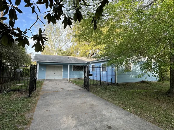 2048 Oak Ave, Port Arthur, TX 77642