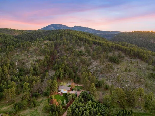 1565 Hillside Dr, Spearfish, SD 57783