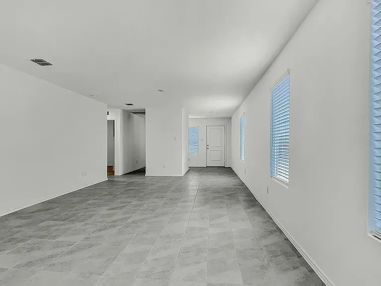 402 Harvest St — Photo 7