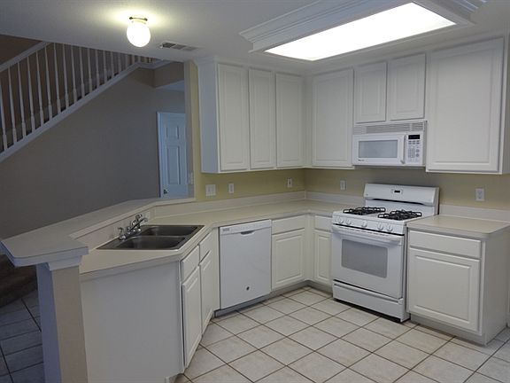 5th image of 5549 Lawnsberry Drive Fort Worth For Sale #0