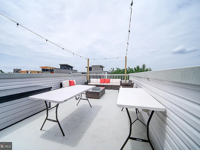 1513 S Lambert St — Photo 63