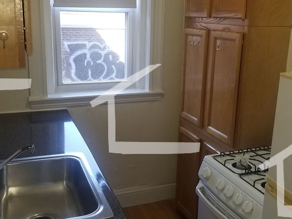 2nd image of 1179 Boylston St #78
