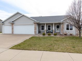 3213 Fieldcrest Dr, Kaukauna, WI 54130
