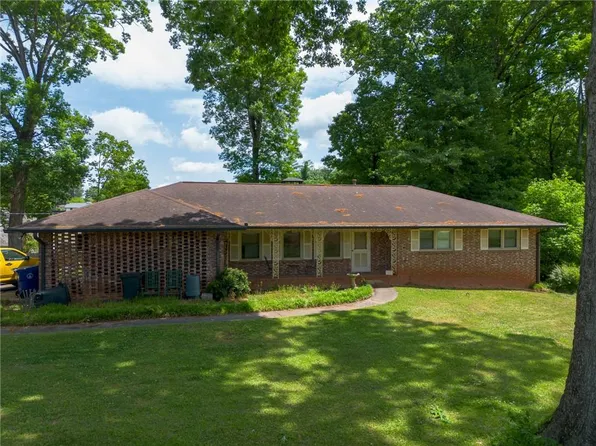 499 Dogwood Dr, Lawrenceville, GA 30046