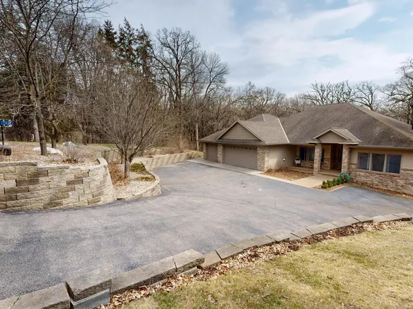 7438 Point Lake Dr, Willmar, MN 56201