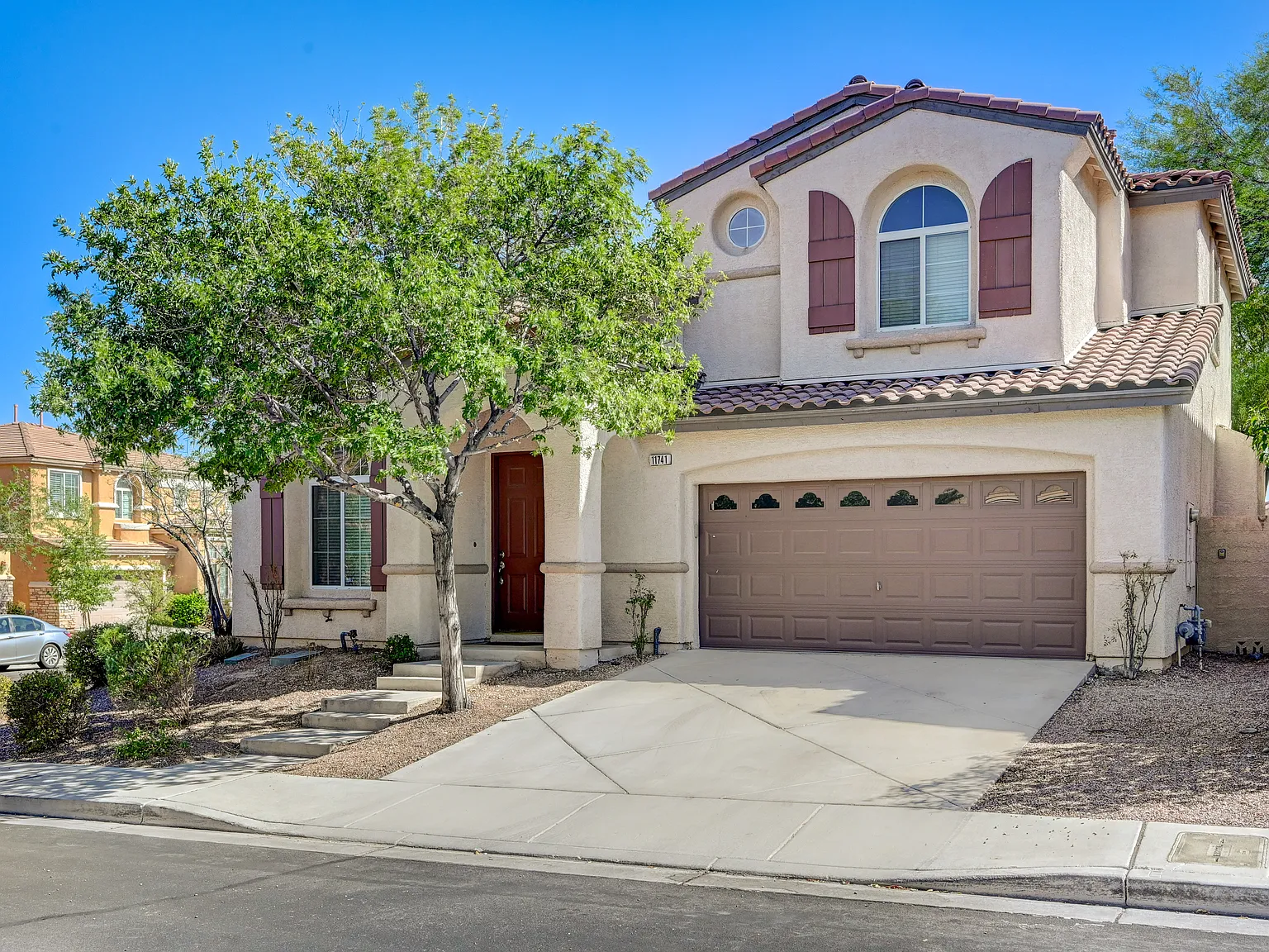 4 bed, 2.5 bath, 2211 sqft, $2,500 — Photo 2