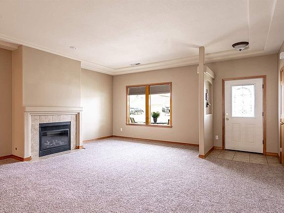 3rd image of 1807 Maplewood Ave