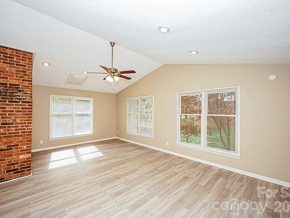 3rd image of 2419 Westminster Dr