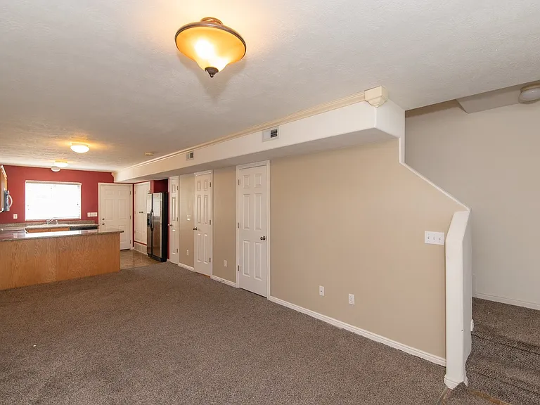 475 N Redwood Rd #56 — Photo 7