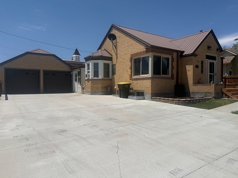 1st image of 616 8th St