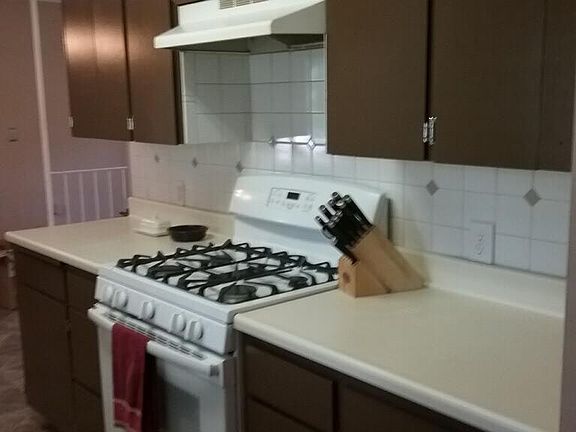 5th image of 920 W Woodway Ave