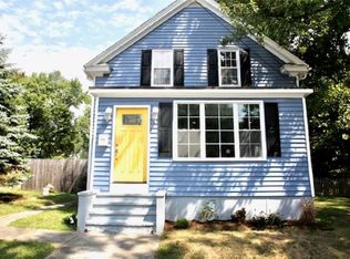 90 Lakewood Ave, Warwick, RI 02888