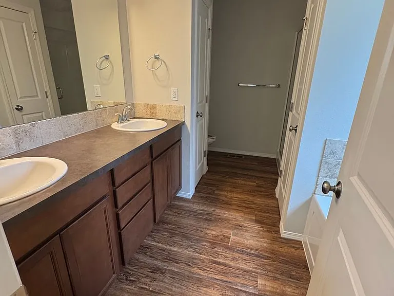 655 Chapman Rd — Photo 12