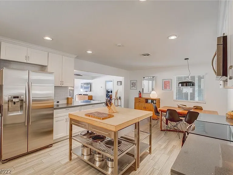 2912 Gilmary Ave — Photo 3