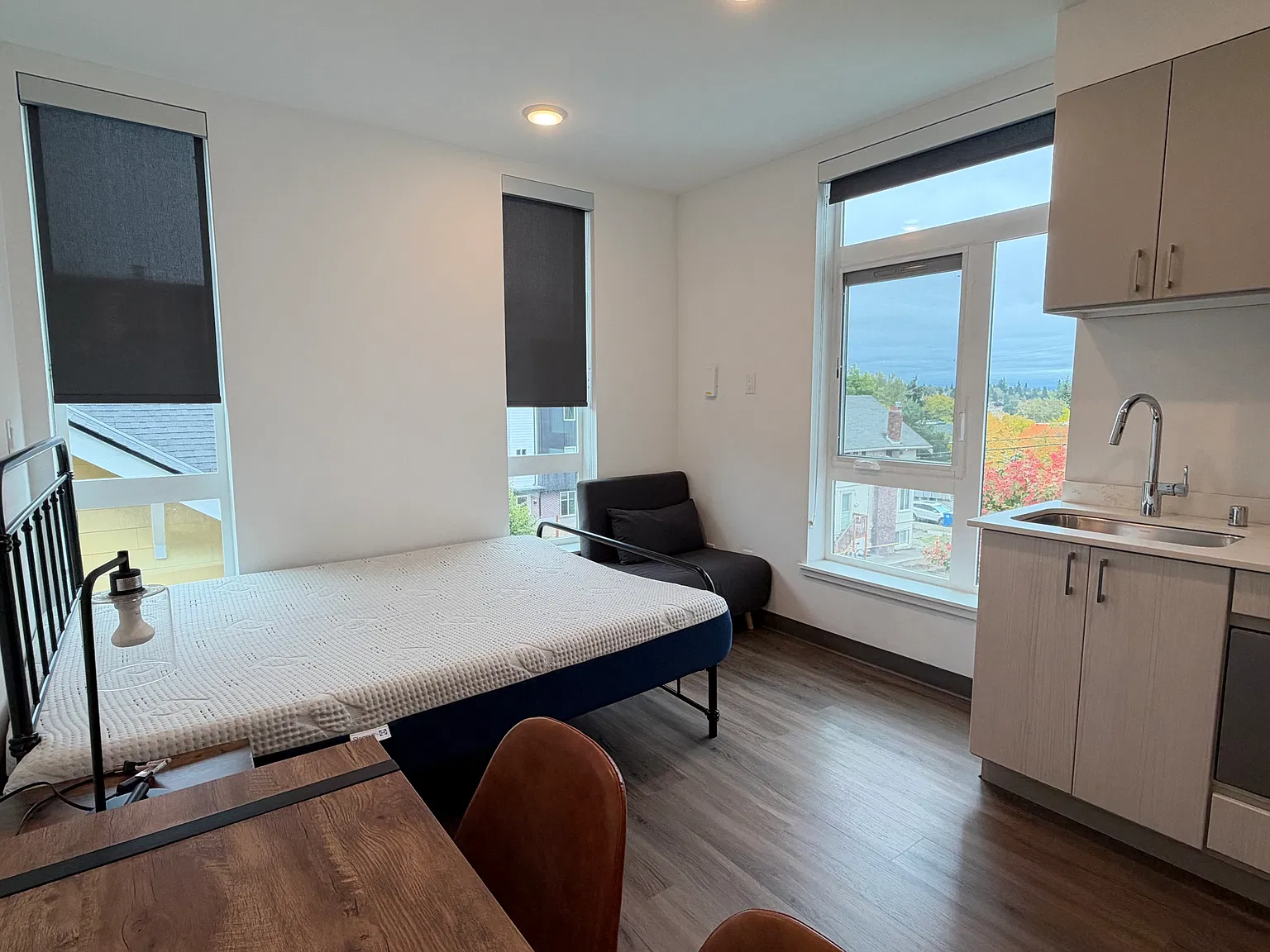 Fifty-Two Apartments — Photo 4