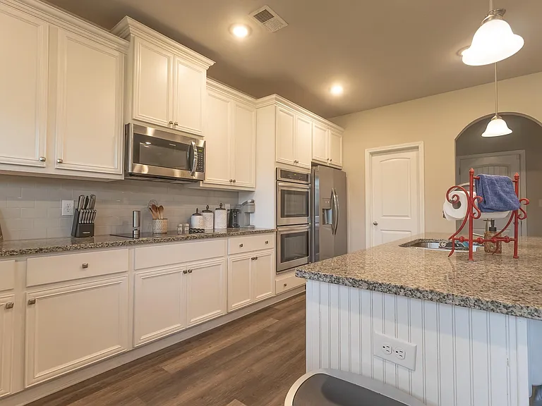 202 Warhawk Dr — Photo 12