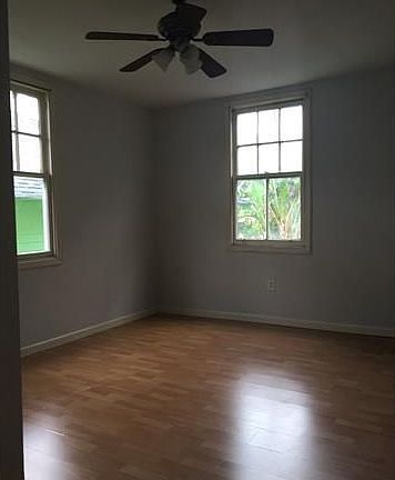 3rd image of 1715 Painters St