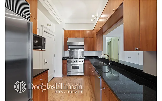 Rented by Douglas Elliman | media 22