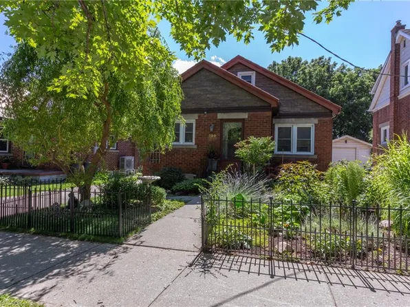 299 Park St, Kitchener, ON N2G 1N2