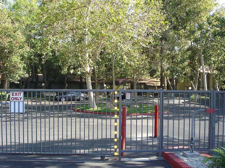 960 E Bonita Ave #62 — Photo 3