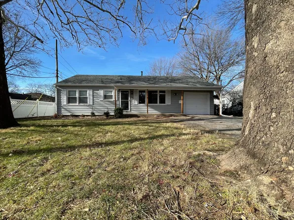 9102 Main St, Kansas City, MO 64114