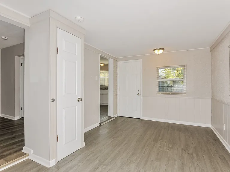 470349_020_dining_room_13252248.jpg