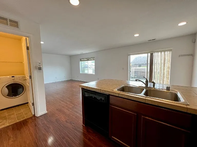 2403 Ridge Gate Ln SW — Photo 9