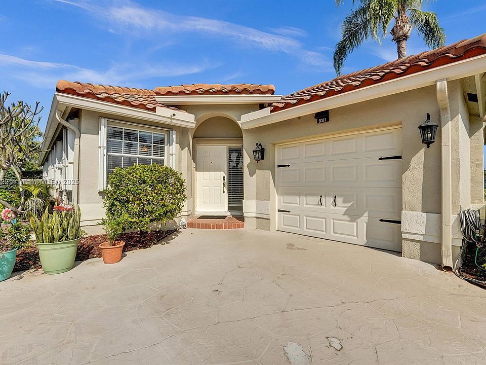 1st image of 6081 Bluegrass Dr