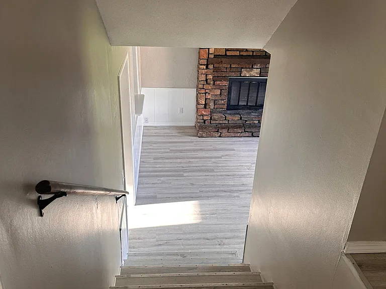 3017 W Roxbury St — Photo 33