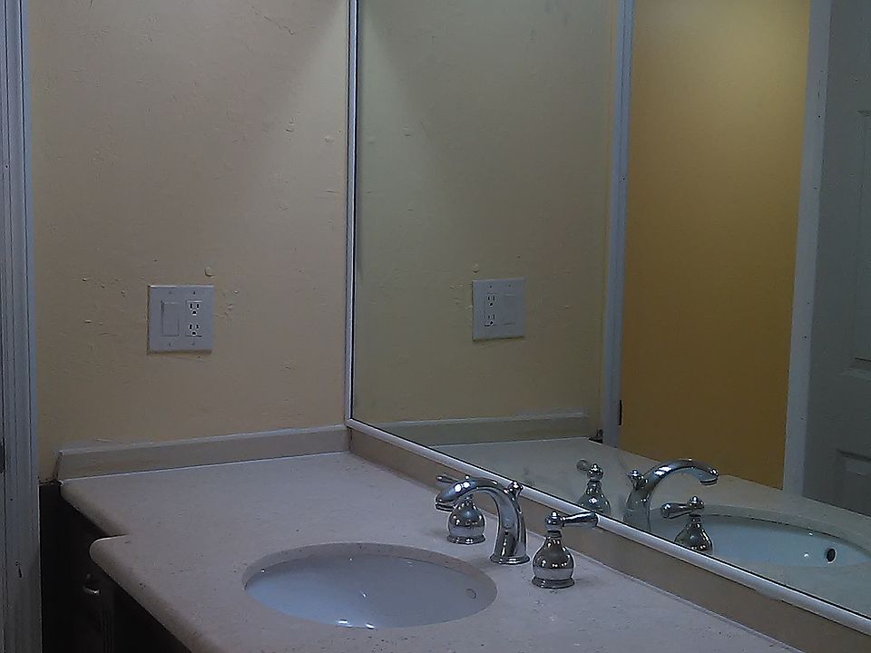2nd image of 2747 Florida St