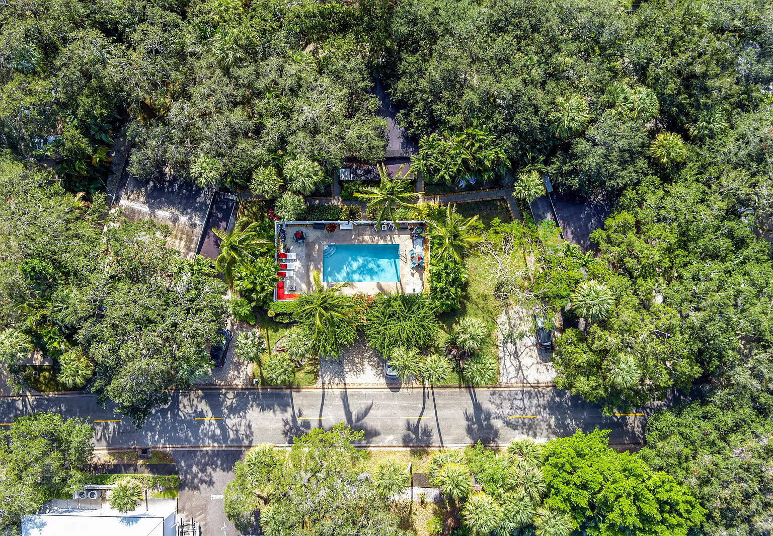 720 Lantana Ln — Photo 4