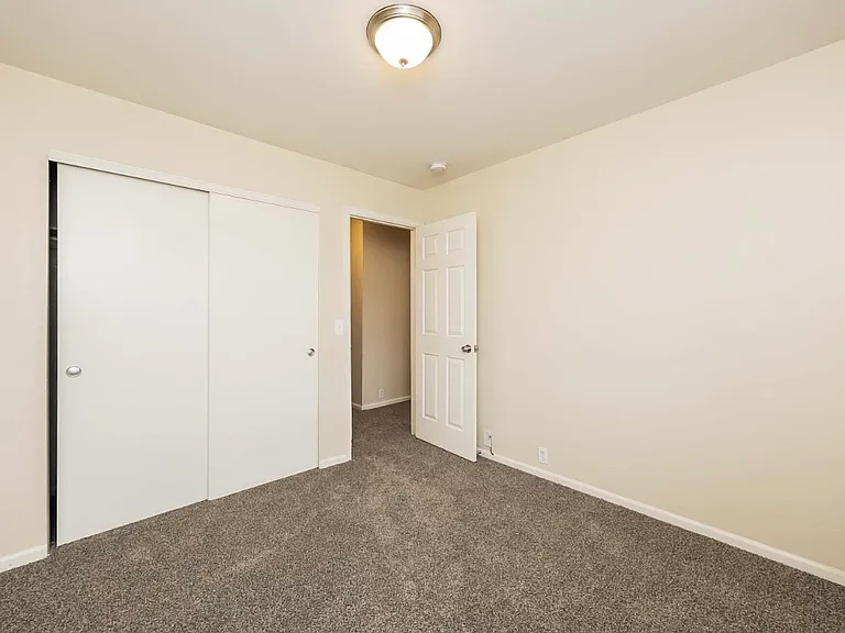 602 NE Housley Ave #4 — Photo 5