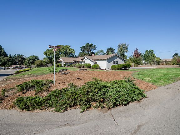 5th image of 2199 Lake Marie Dr