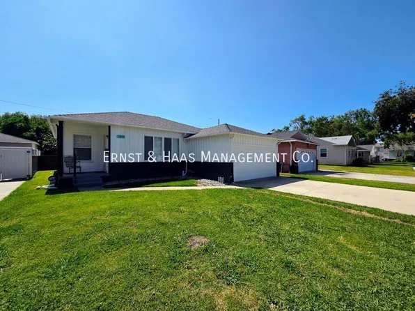 2814 Candlewood St, Lakewood, CA 90712