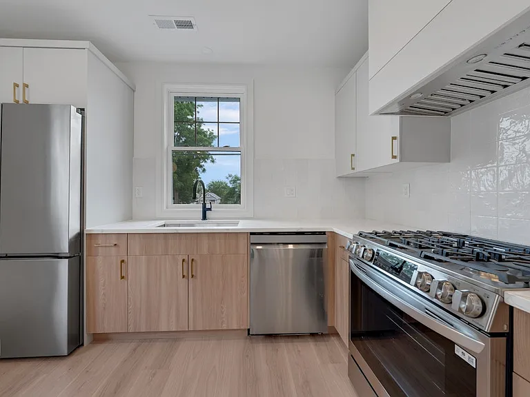 20 Lexington Ave — Photo 35