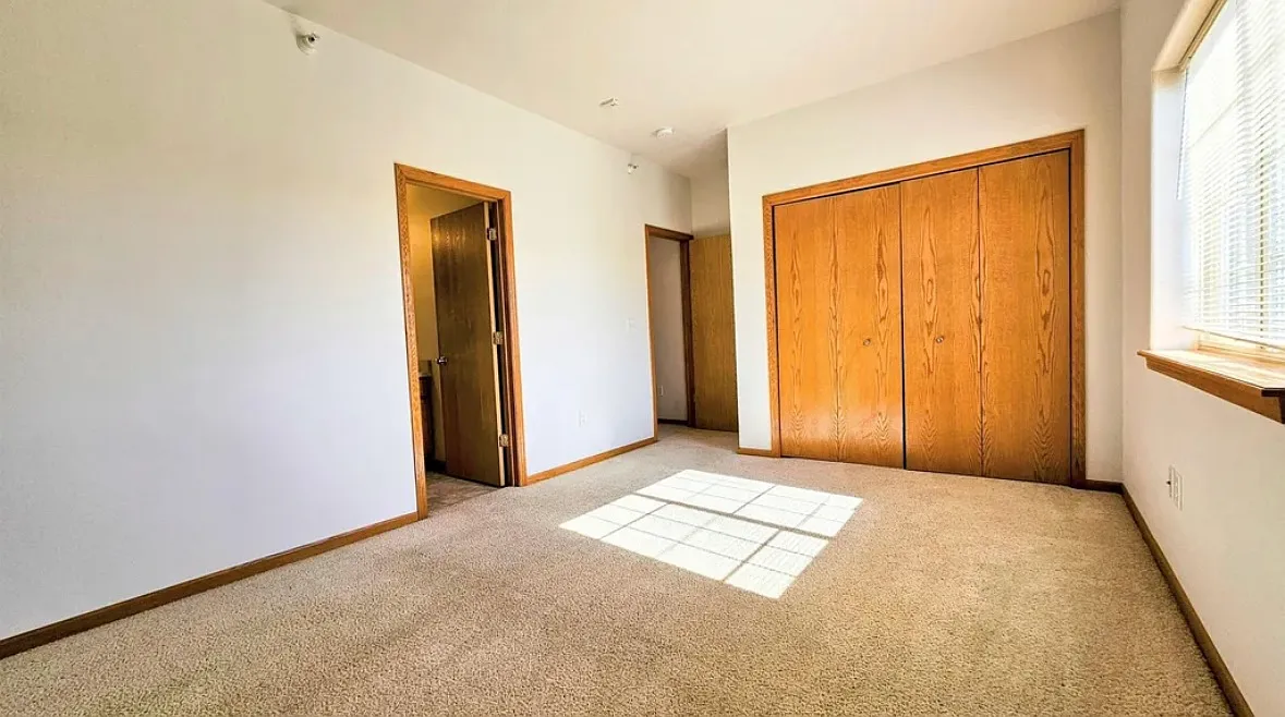 2 bed, 1054 sqft, $1,150 — Photo 4