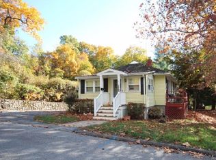 819 Lindbergh Pl, Peekskill, NY 10566