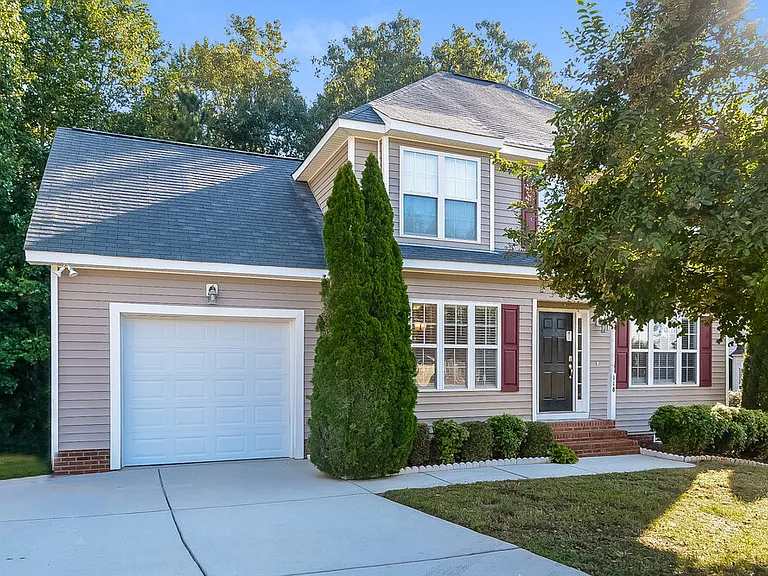 118 Ashton Ct — Photo 1