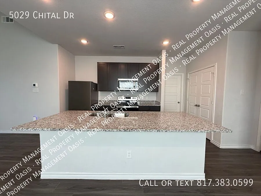 Move In Incentive!! $250 Visa Gift Card Or 55' Tv! — Photo 2