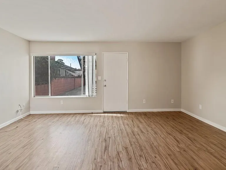 4033 Iowa St #4 — Photo 12