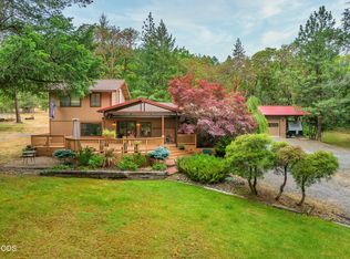 5003 Rogue River Dr, Eagle Pt, OR 97524
